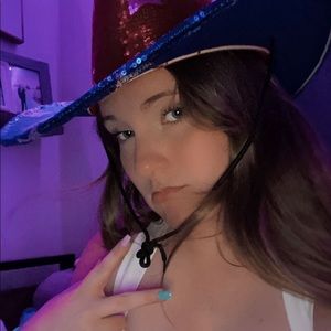 Meet your Posher, Crimson